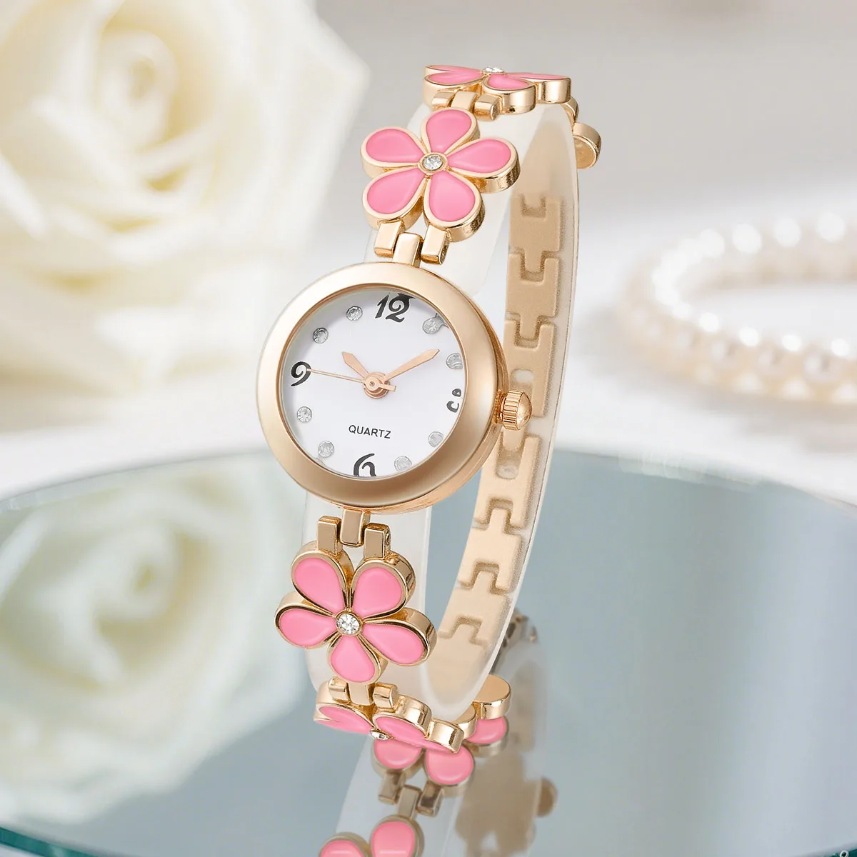 Ladies Quartz Watch Floral Design Elegant Timepiece for Women