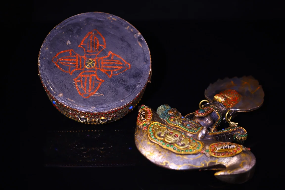

15"Old China Collections Old Tiantie Mosaic Gem gZi Beads Shell Puba Vajra Buddha Vajra Phurpa Amulet Base Worship Hall