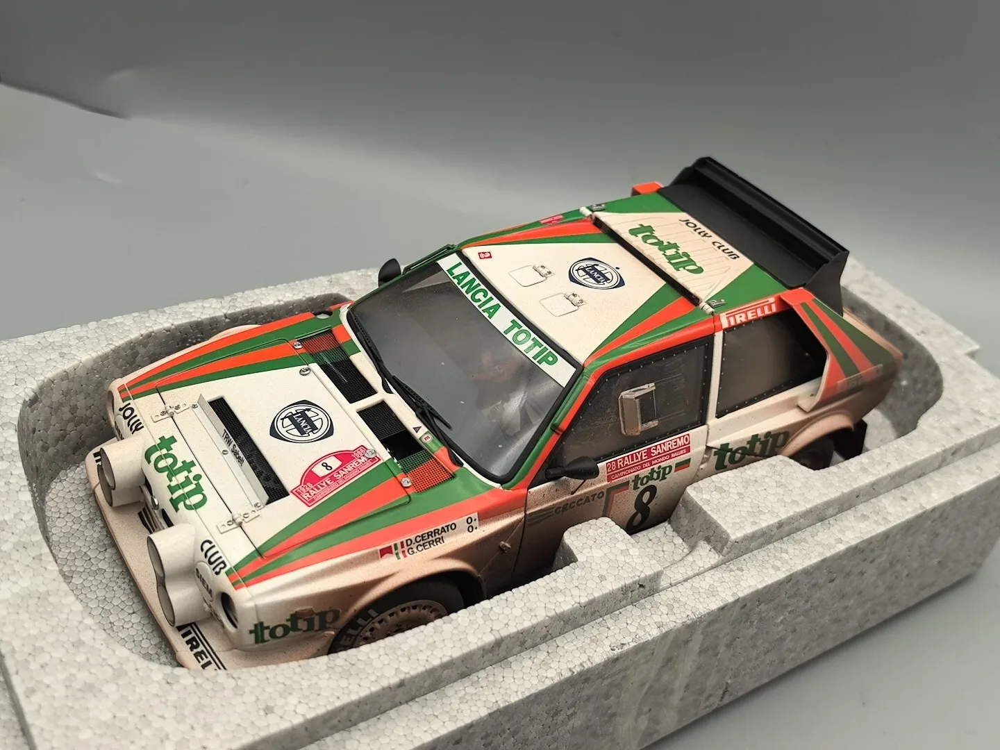 

Autoart 1:18 DELTA S4 RALLY SANREMO 1986 #8 Simulation Limited Edition Alloy Metal Static Car Model Toy Gift