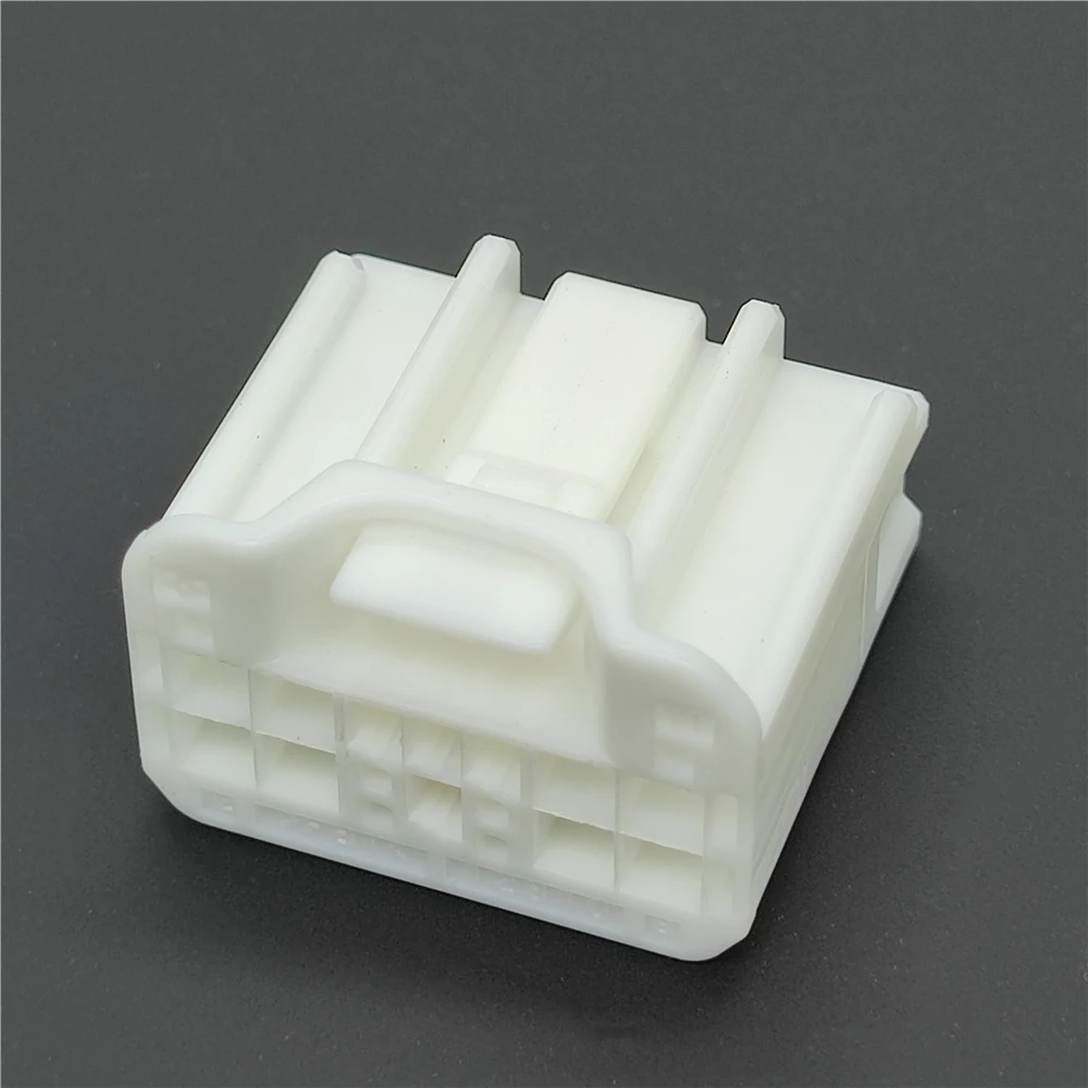 6098-6083 12 Pin Unsealed Automotive Connector Female TS Series 0.64mm 1.5mm Hybrid PBT Natural Fit for Car Body Control Module