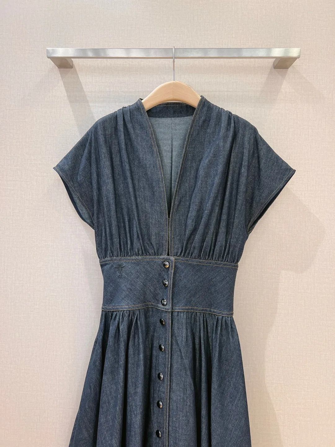 2024 Summer New Women's Wear Deep V-neck, waistline, wide waistline, gray blue denim dress 0516