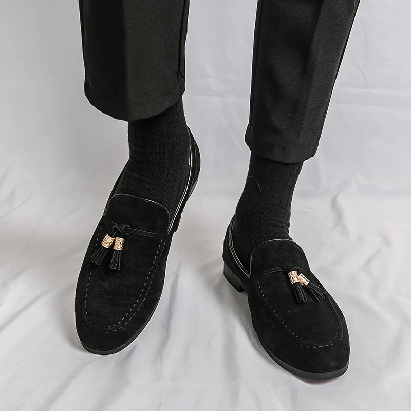 

2026 Spring New Men's Pointed Suede Comfortable Flowing Loafers Shoes Fashion Brand Men's Banquet Wedding Casual Leather Shoes