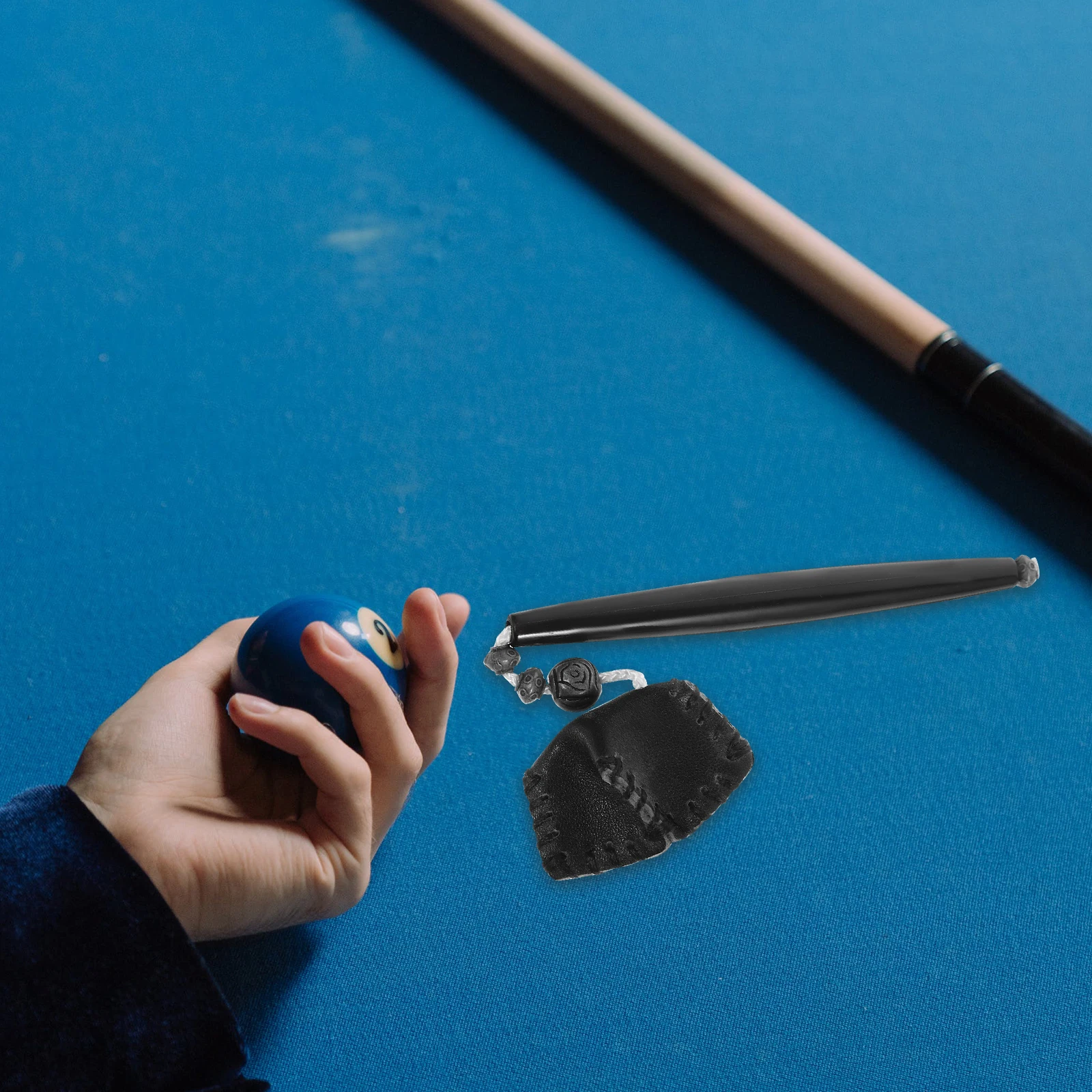 

Черный пластиковый держатель для мела для снукера, подвесная ручка, дизайн, прочный кий, защита для мела, портативный аксессуар для бильярдного стола