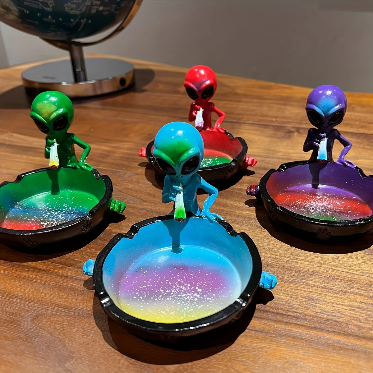 1PC Alien Ashtray ที่เขี่ยบุหรี่เรซิ่นประณีตสไตล์คนต่างด้าว Ashtray Make A ส่วนบุคคล Creative Alien Ashtray
