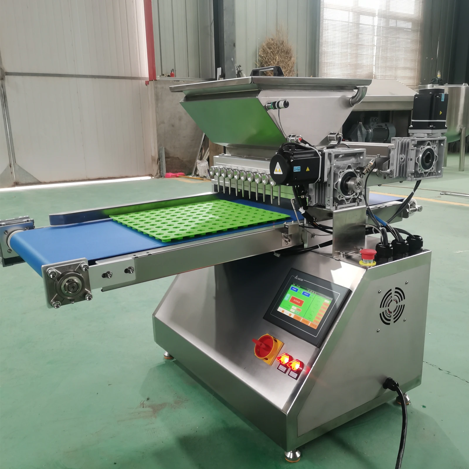 Small Soft Candy Production Line Machine-Bear Make Gummy Jelly Maker Chocolate Making Machine