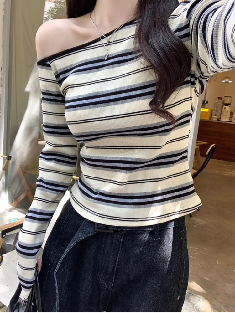 Koreański styl, długi rękaw, paski, kolorowy, słodki, dopasowany krój, odkryte ramiona, T-shirt, casual, do pracy, modny top damski