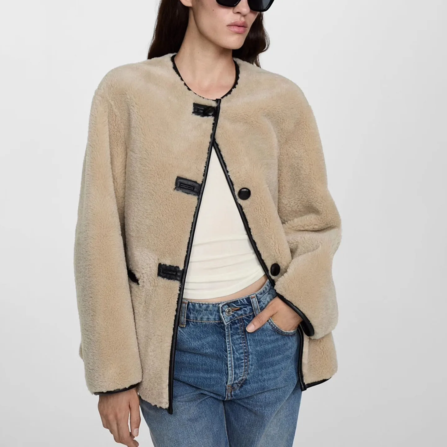 معطف نسائي من Faionable مناسب تمامًا مع سترة من الجلد والفرو المتكامل لخريف 2025 وصل حديثًا بحامل Z مناسب