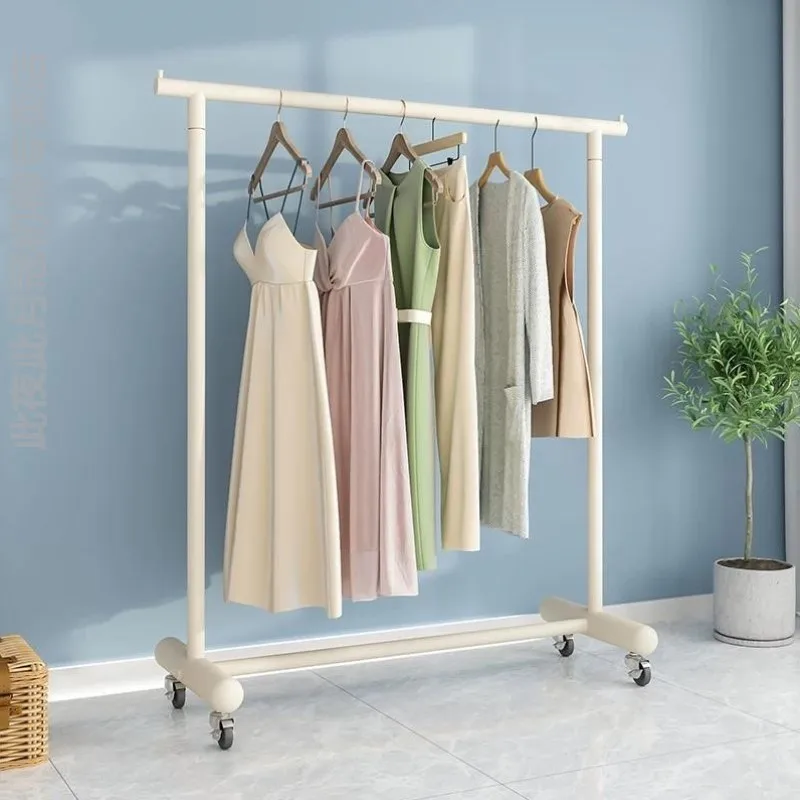 シンプルなクリーム色の寝室用ハンギング洋服掛け、家庭用シングルバーコートハンガー、多機能収納ラック（キャスター付き）