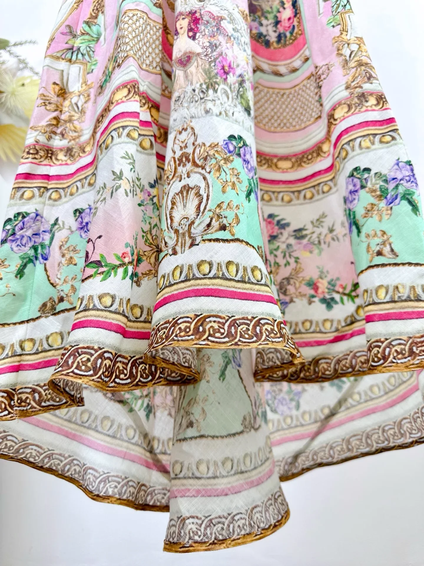 Robe Maxi rose en soie pour femmes, imprimé floral, broderie de perles de cristal, col en v, sans manches, vacances, nouvelle collection 2025