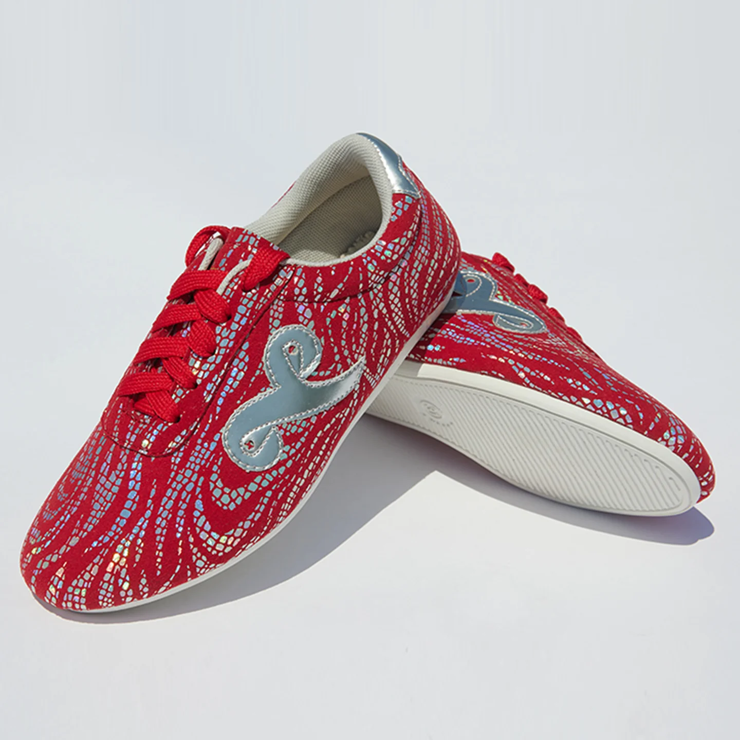 New men's and women's Chinese kung fu performance shoes white and black taiji training shoes karate taekwondo fitness shoes