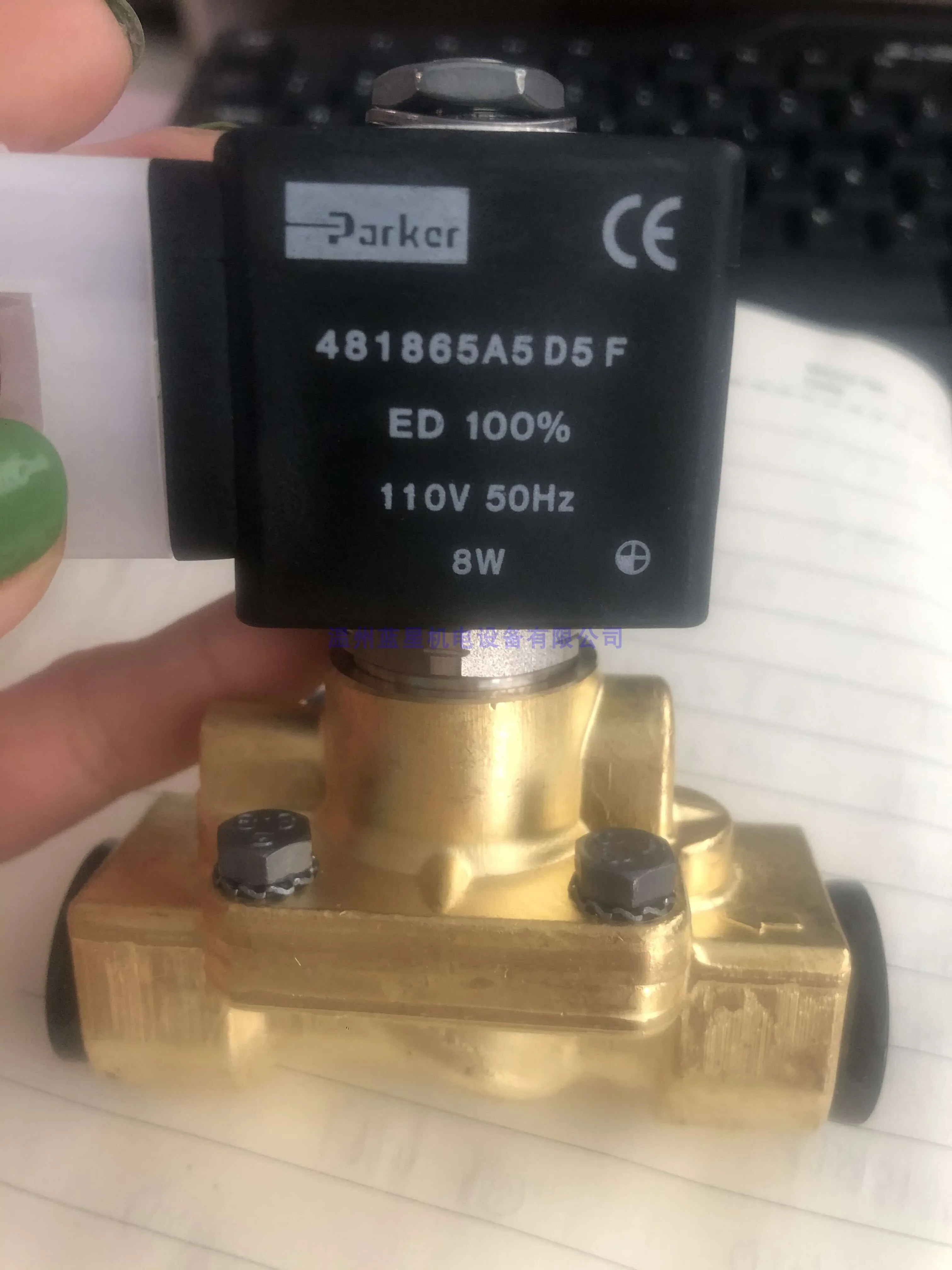 

7321BAN00 is suitable for Parker PARKER two way valve water valve solenoid valve AC220V DC24V 4 split teeth