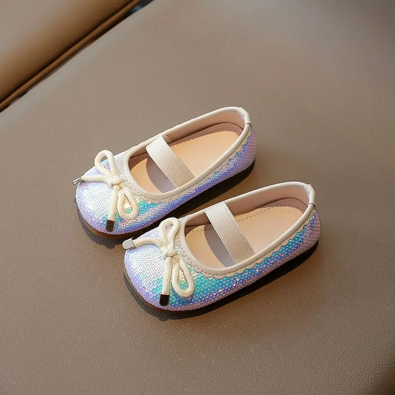 

2026, весенне-осенние новые кожаные туфли в стиле принцессы с блестками для девочек, танцевальная обувь на мягкой подошве для детей, модные туфли на плоской подошве
