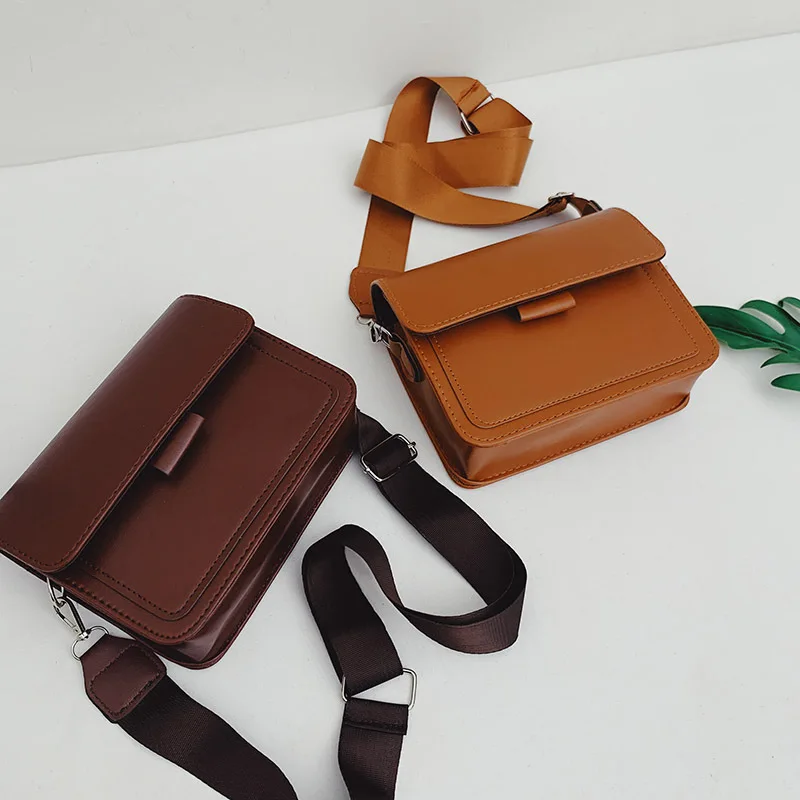 2024 nowa torba na ramię w uniwersalnym szerokim pasku na ramię mały torba kwadratowa Retro skórzana torba Crossbody damska torba jesień zima