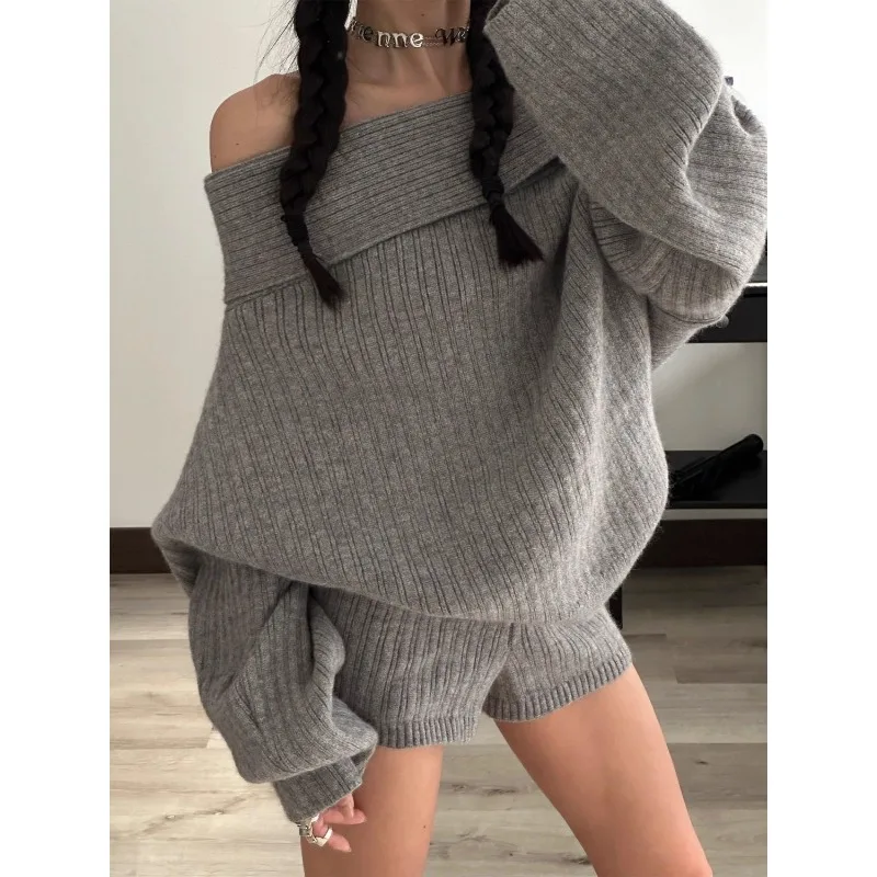 

2025 Autumn/ Fashion Grey Pullover Sweater Casual Loose Slouchy Style Off-the-shoulder Knitted Top with High-waisted Shorts