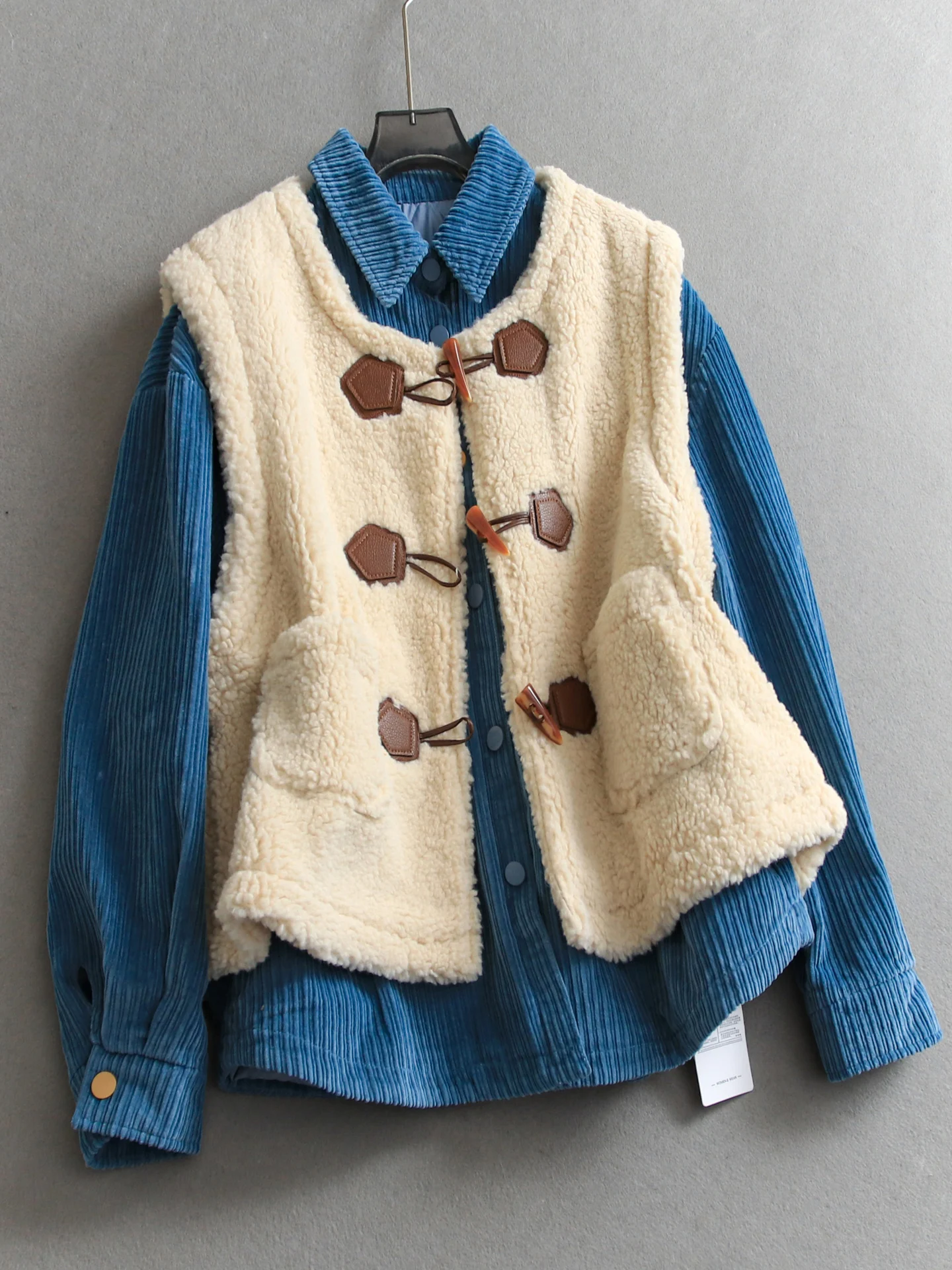 Thickened Corduroy Cotton Jacket Loose Women's Outerwear Fake Sheepskin Vest with Button Closure Long Sleeve  Color