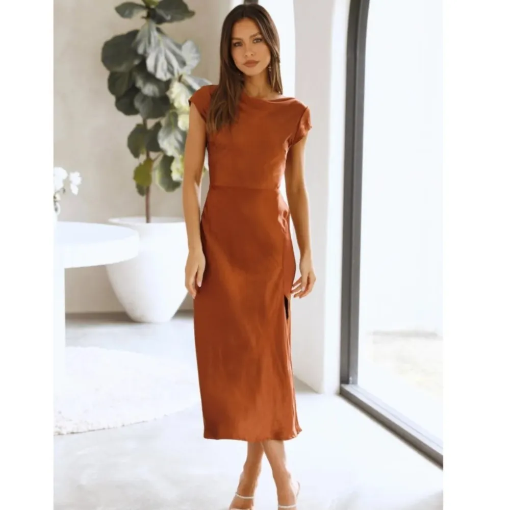2026 New Section Women's Slim Short-sleeved Dress Summer Solid Color Fashion Sexy Backless Elegant Slit Long Female Party Dress