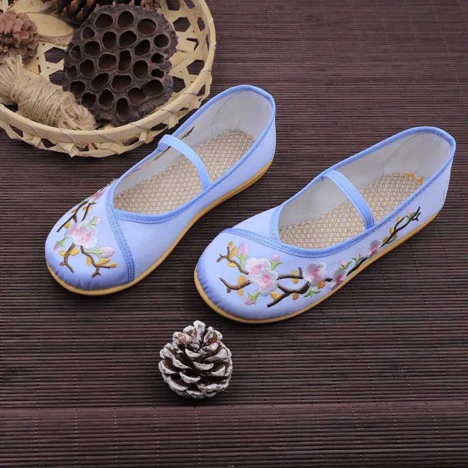 Girls' embroidered shoes children handmade Hanfu shoes ethnic style ancient clothing students dance embroidery soft shoes