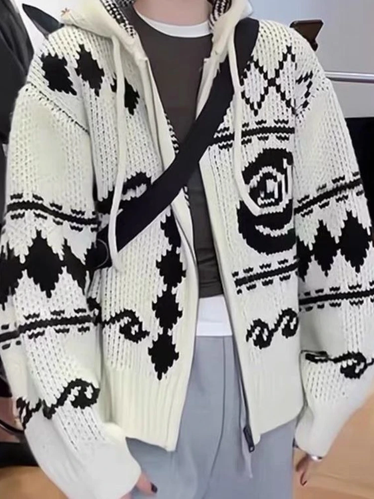 

Korobov Autumn Casual Loose Hooded Long Sleeve Contrast Color Jacquard Zipper Cardigan New Arrival 2025