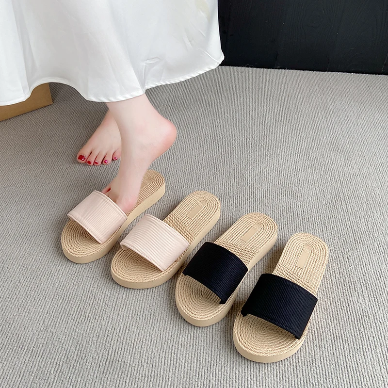 

Летние женские тапочки на высоком каблуке, новые шлепанцы, модные женские уличные повседневные пляжные тапочки, женские сандалии