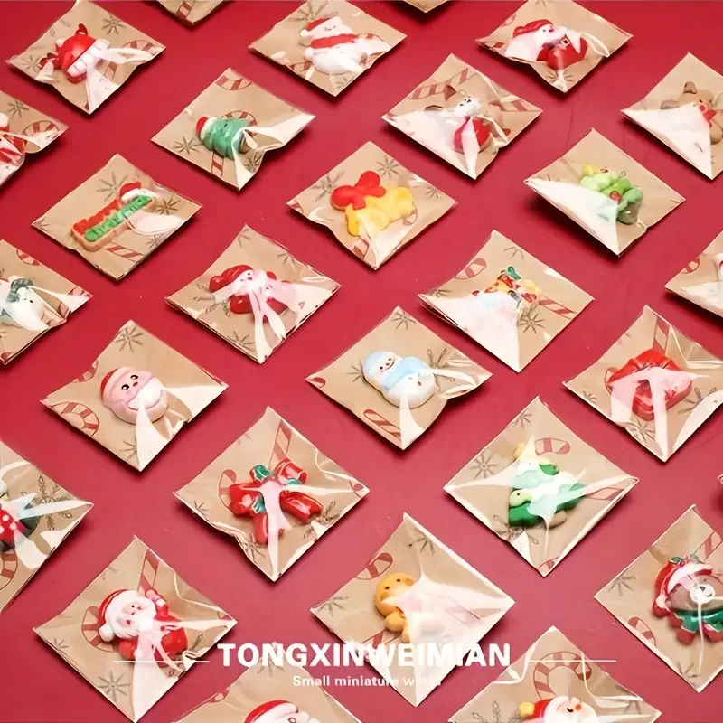 

100 смешанных рождественских магнитов на холодильник, украшенных различных стилей, таких как Санта-Клаус, снеговики и рождественские елки.