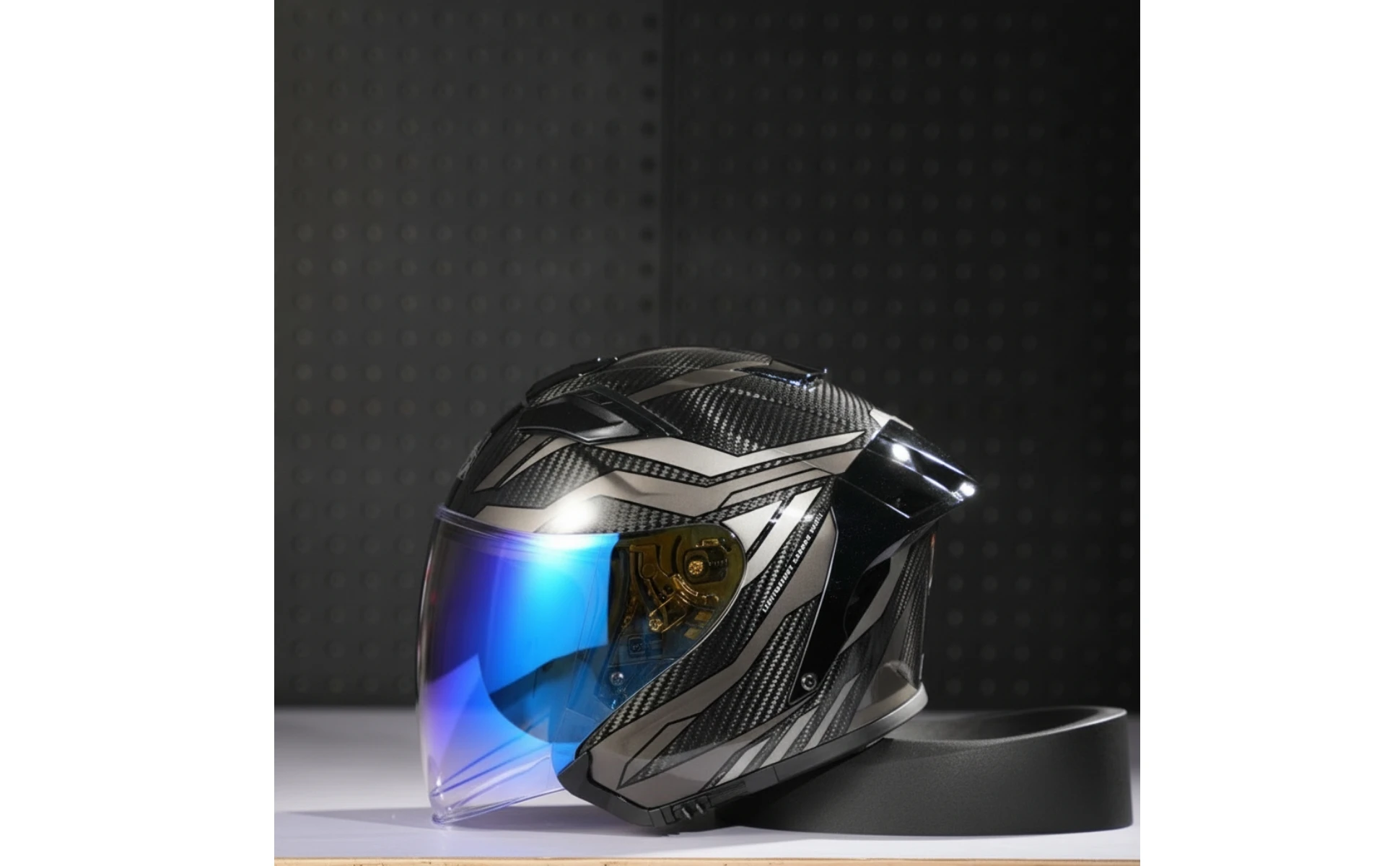 Helmet with Dual Visor Aerodynamic Carbon Fiber Helmet Ventilated Blocking for Motorcyclists, Motorcycle Riding Helmet with Dual Visor Aerodynamic Carbon Fiber Helmet Ventilated Blocking for Motorcyclists, Motorcycle Riding
