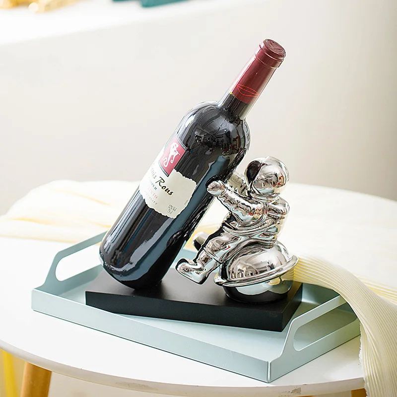 21x9x18cm Light Luxury Astronaut Wine Rack, Nose Tip Wine Cabinet Decoration Table And Dining Wine Bottle Rack Housewarming Gift