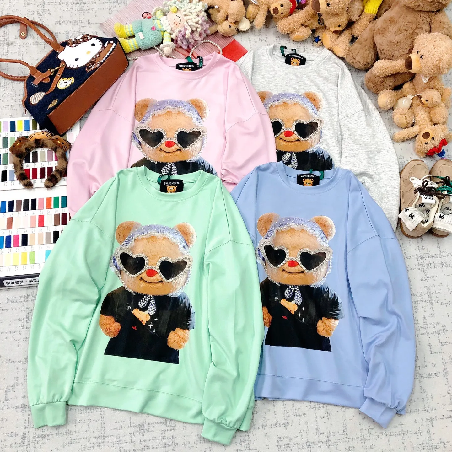 Autumn New Korean Version Loose and Versatile Thin Cartoon Bear Printing Bead Design Round Neck Long Sleeve Sweater Women