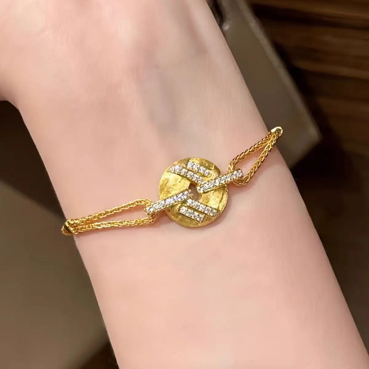 Exquisite Pure Gold Crystal Inlaid Woven Donut 3 Piece Set Women 24K Gold AU999 Advanced Texture and Noble view 6