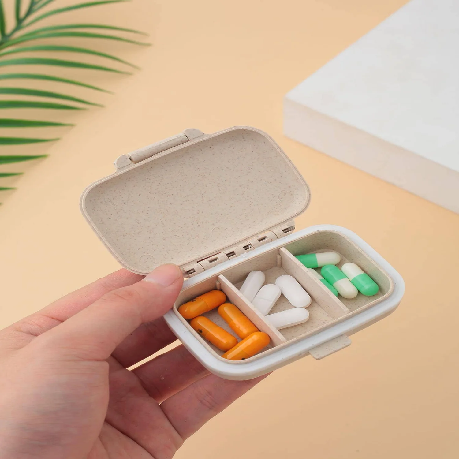 

3 Compartments Portable Pill Box With Sealing Ring, Wheat Straw Medicine Organizer For Travel, Use Pill Case Pill Organizer Pil