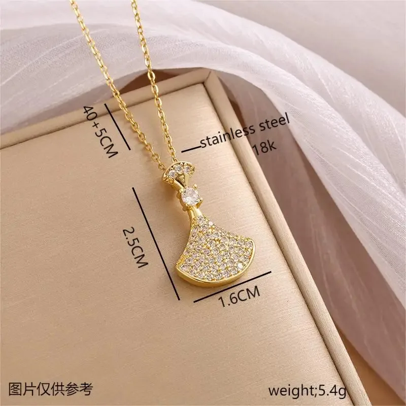 

The 2026 new trendy DIY accessory The diamond-encrusted heart-shaped necklace is fashionable