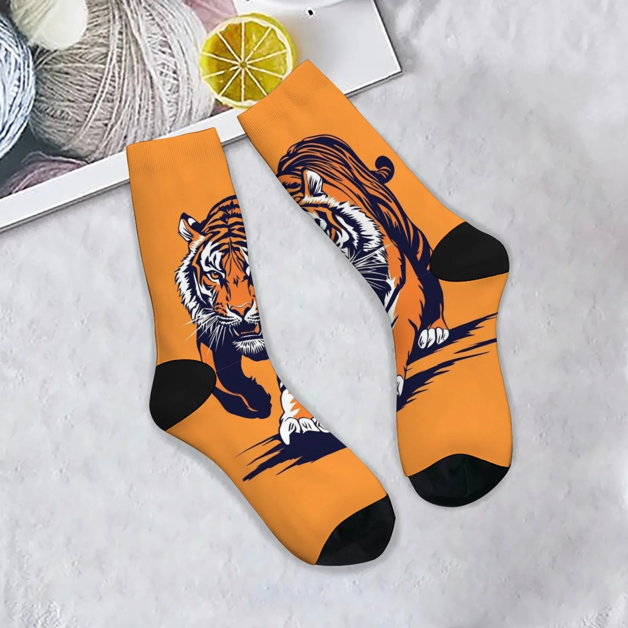 

Harajuku Retro Realistic Tiger Print Men's Socks Novel Street Style Crew Socks Comfortable Breathable Casual Socks Party Gift