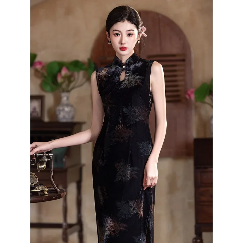 

Black slimming improved qipao 2025 new sleeveless jacquard satin for women, new Chinese style Republican-era velvet