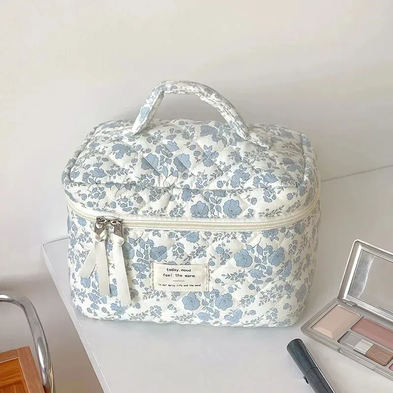 Women's Blue Flower Cotton Makeup Bag Essential for RV Travel Large Capacity Fabric Travel Cosmetics Storage Bag (1-Piece)