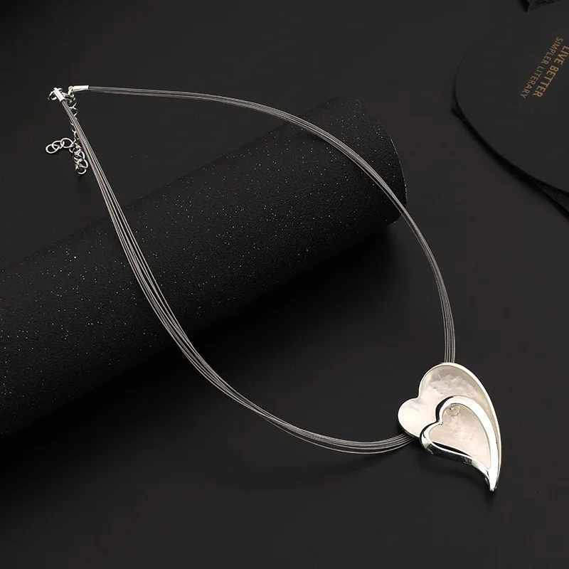 special supply for the new heart-shaped collarbone chain, European and American style fashion versatile wome