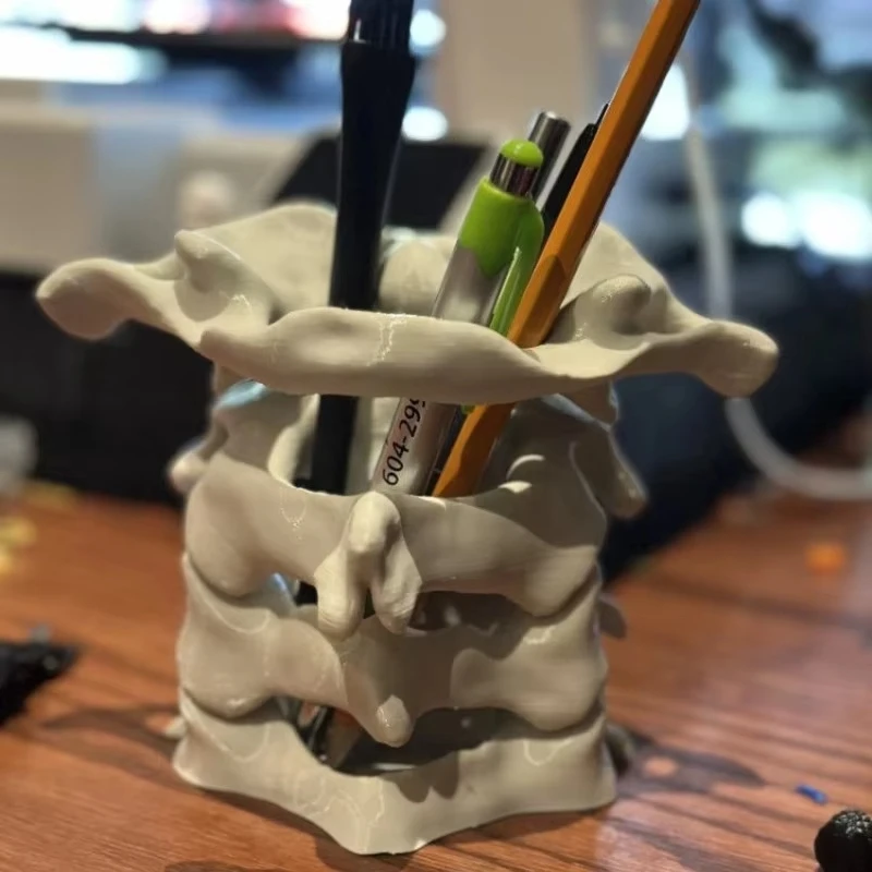 Portapenne con ossa di teschio Portapenne per trucco Vanty Organizzatore da scrivania per ufficio Decorazioni gotiche Organizer con teschi e ossa gotici