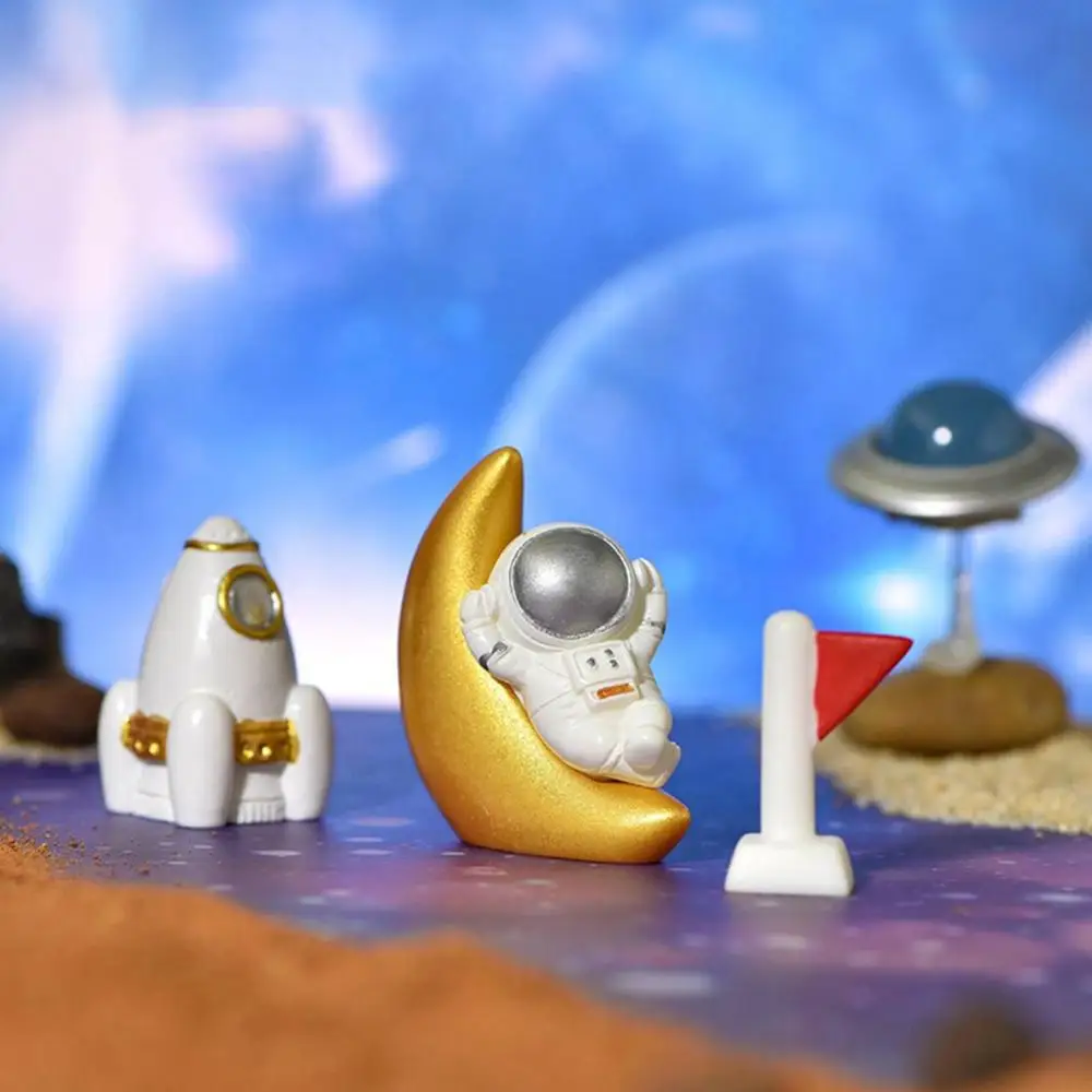 

Space Theme Ornament Wonderful Gift DIY Bonsai Decor Astronaut Figurines Micro Miniatures Astronaut Model Desktop Decoration