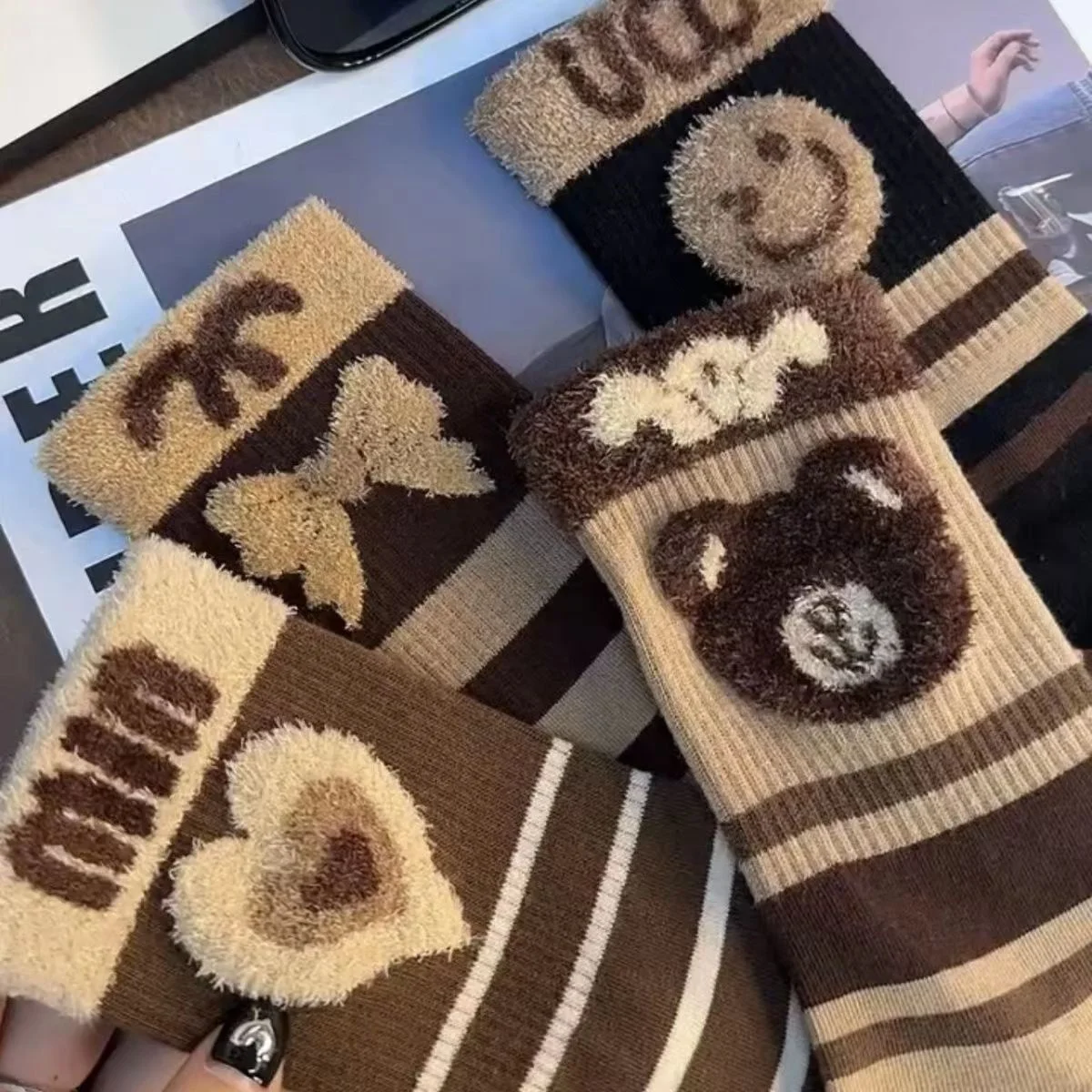 novas-meias-fenas-de-outono-inverno-longas-ssas-de-cintura-alta-doces-e-fofas-com-fio-de-pena-modernas-e-de-alto