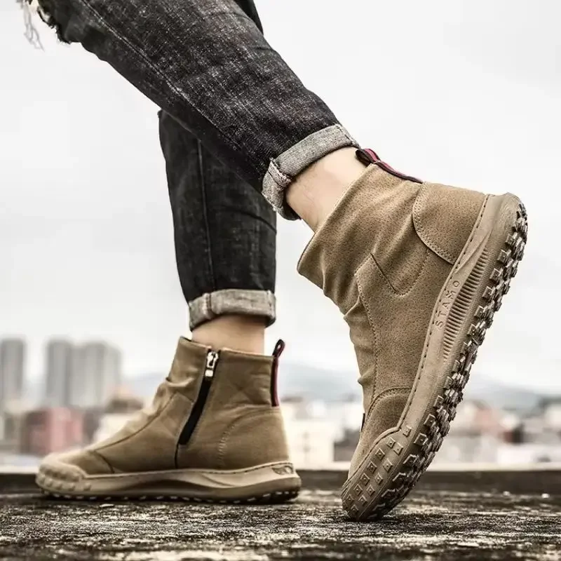 Stivali da uomo all'aperto Stivali da lavoro invernali antiscivolo Moda High Top Uomo Arrampicata Scarpe da trekking Scarpe da ginnastica comode in pelle scamosciata Zapatos Hombre