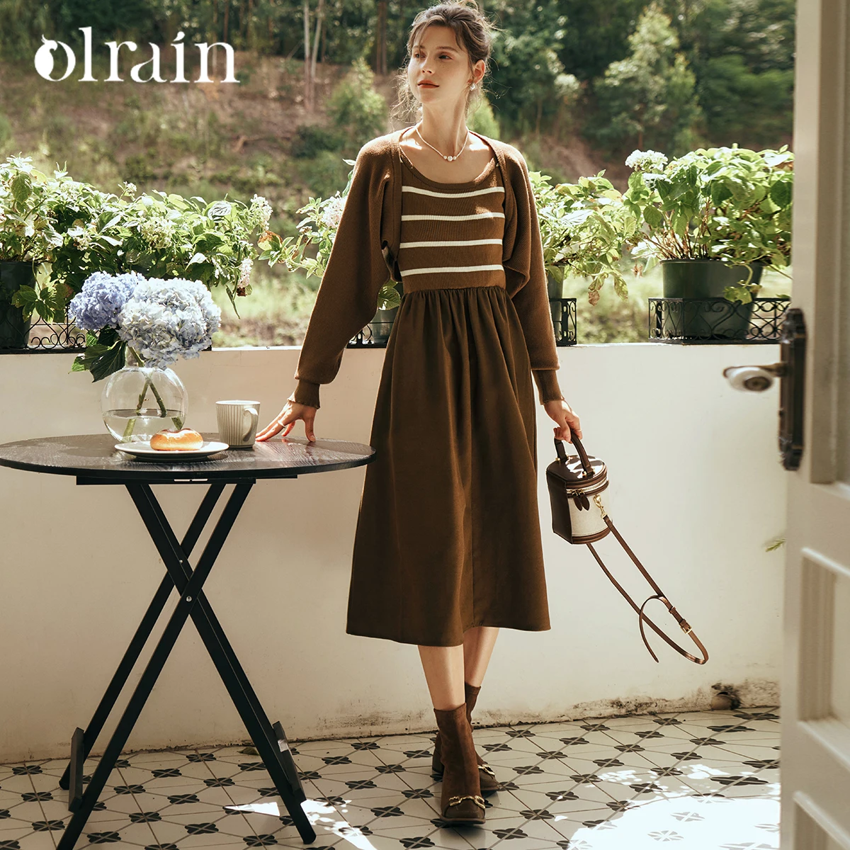 

OLrain женский комплект из двух предметов, вязаные полосатые лоскутные платья с U-образным вырезом 2025 года, укороченный кардиган, офисные женские одинаковые комплекты O23QE69825