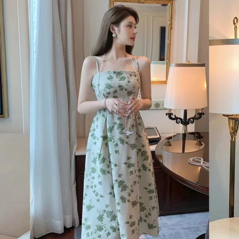 

Зеленое платье-комбинация с цветочным принтом для женщин, лето 2025. Новое высококачественное платье во французском стиле, нишевый дизайн, для миниатюрных женщин.