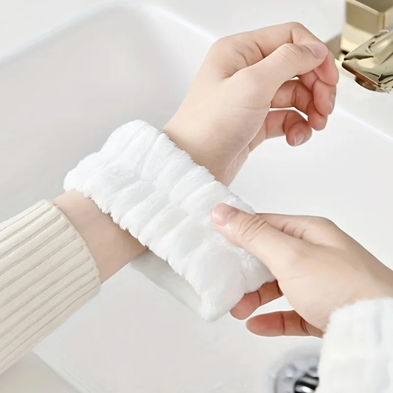 Facial Cleansing Brush Set with Headband & Wristband 3