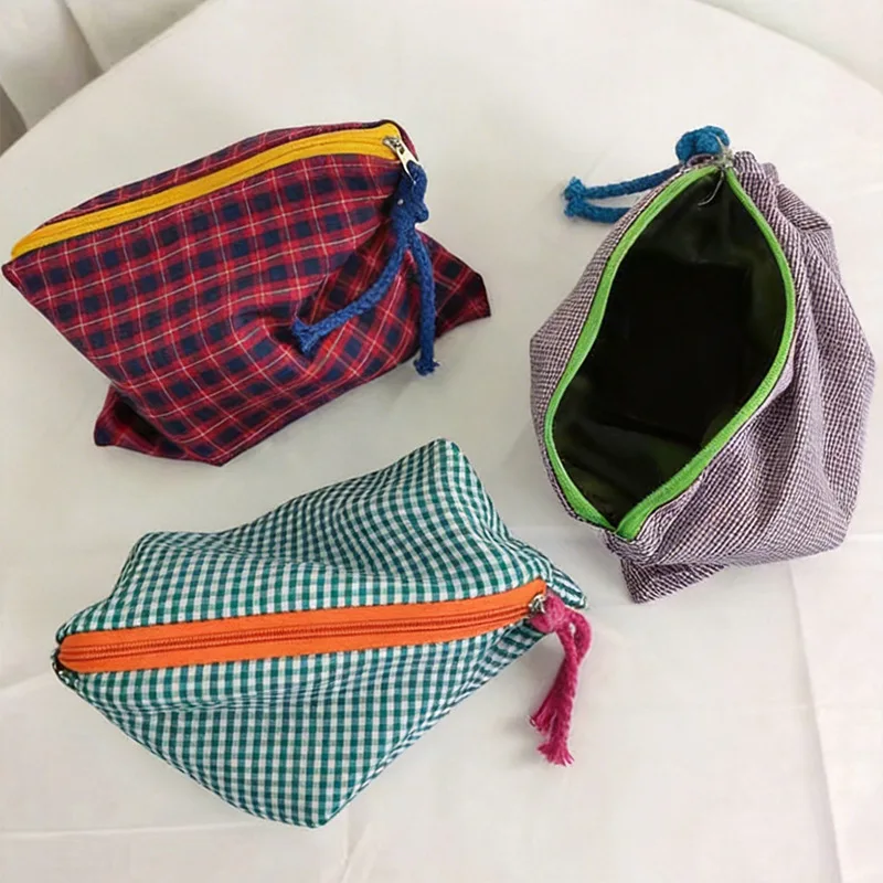 

Korean retro contrasting color plaid cosmetic bag soft canvas large-capacity storage bag portable travel toiletries bag