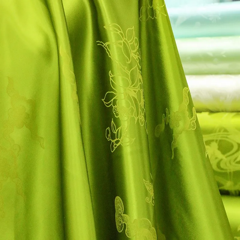 

New Chinese-style cheongsam traditional Chinese silk jacquard satin fabric interwoven