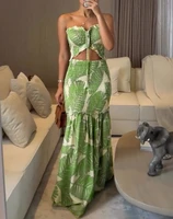 Vestido de vacaciones bandeau con volantes fruncidos y cordón con estampado tropical Vestido de sirena con dobladillo con volantes y cintura ceñida