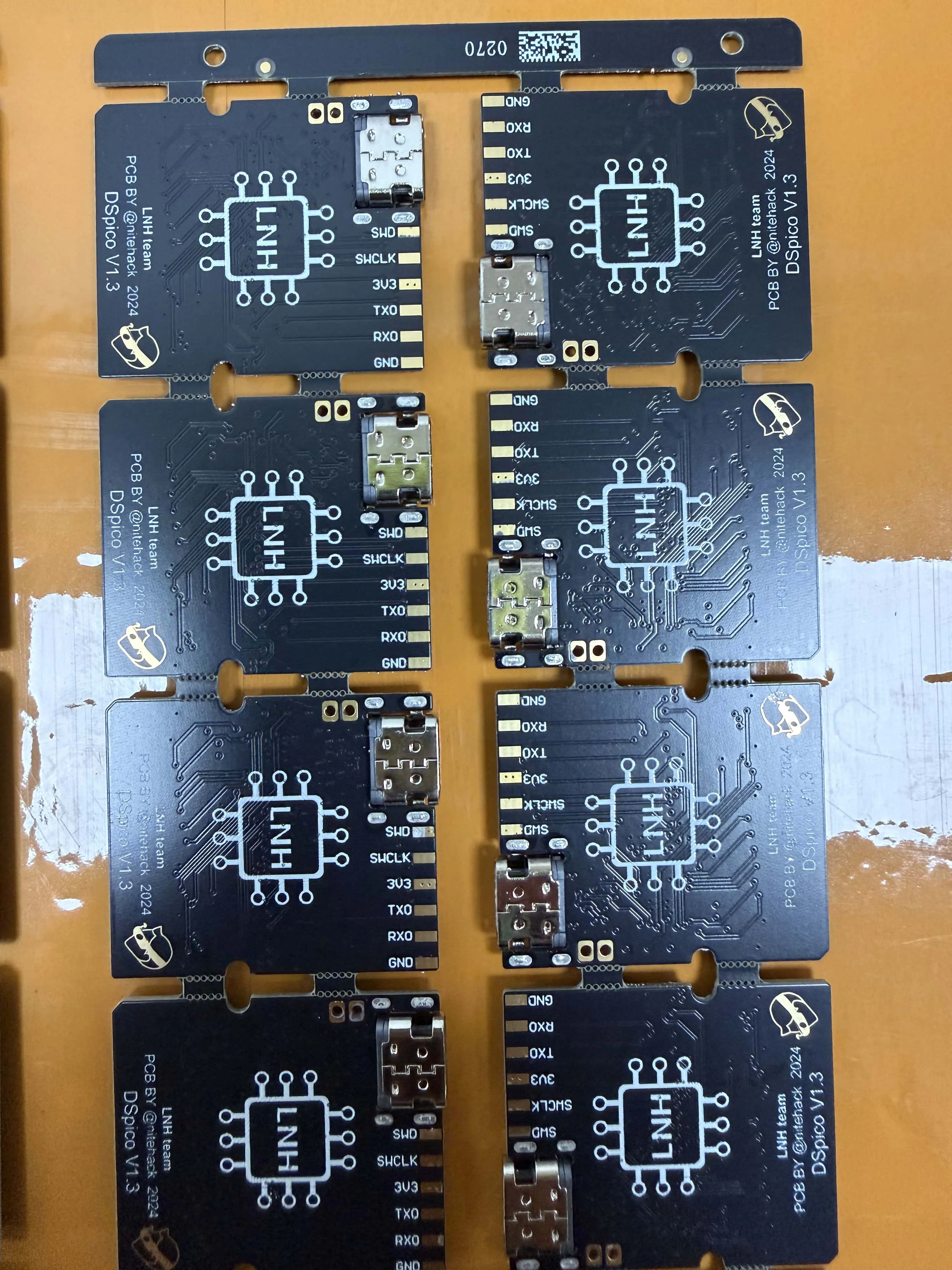 DSpico Spritzgussform wird bald fertiggestellt und für die Massenproduktion geeignet, Spritzgussgehäuse mit schwarz-transparentem modularem Chip. – Detail 5