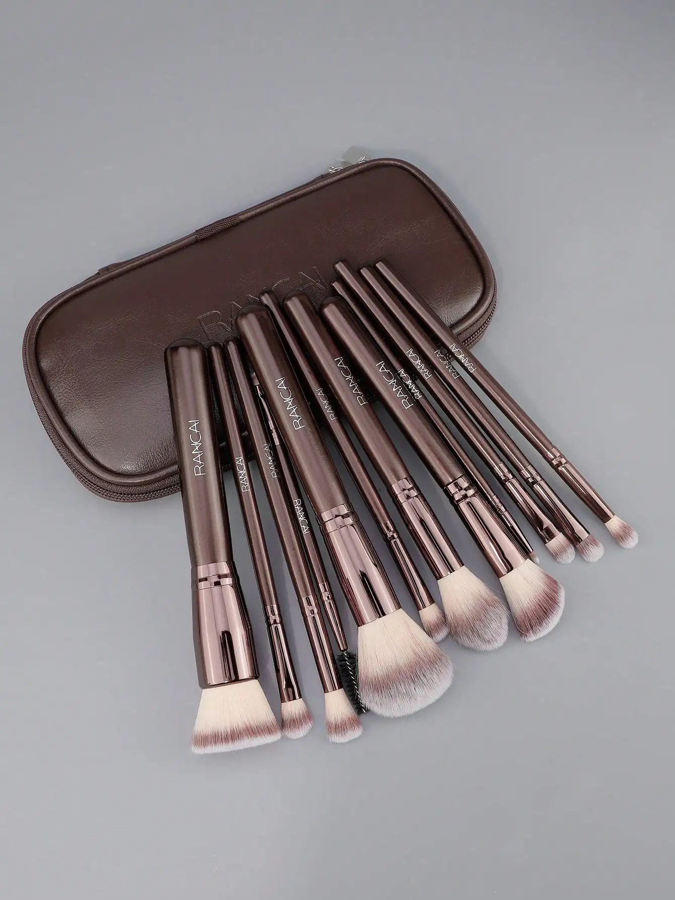 12pcs Brown Makeup Brush Set With PU Zipper Bag, Wooden Handle With Soft Synthetic Bristles, Suitable For Face And Eye Makeup