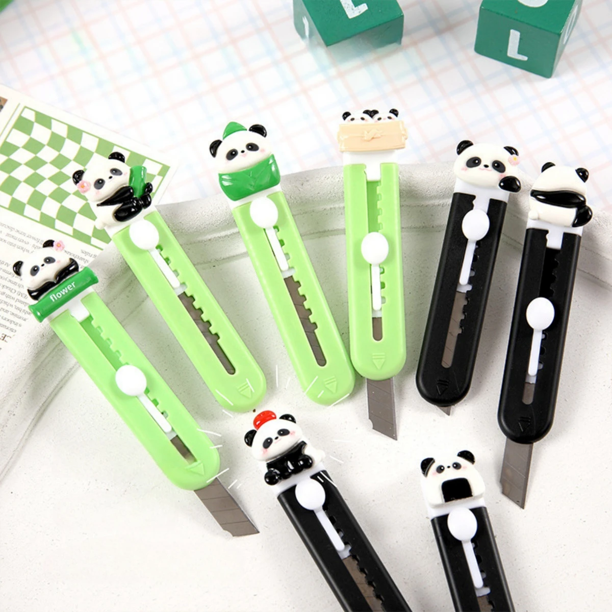 Mini cuchillo portátil Kawaii Panda Animals, cortador de caja, cortadores de papel elástico de bolsillo, suministros escolares y de oficina, regalo,