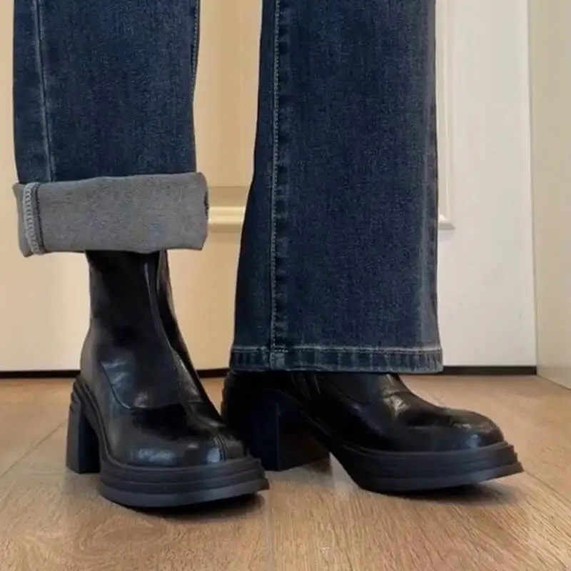 حذاء من الجلد للنساء أحذية عالية الكعب موضة أنيقة أحذية الشتاء مكتنزة فستان أحذية الثلوج الحفلات ماركة مضخات بوتاس موهير