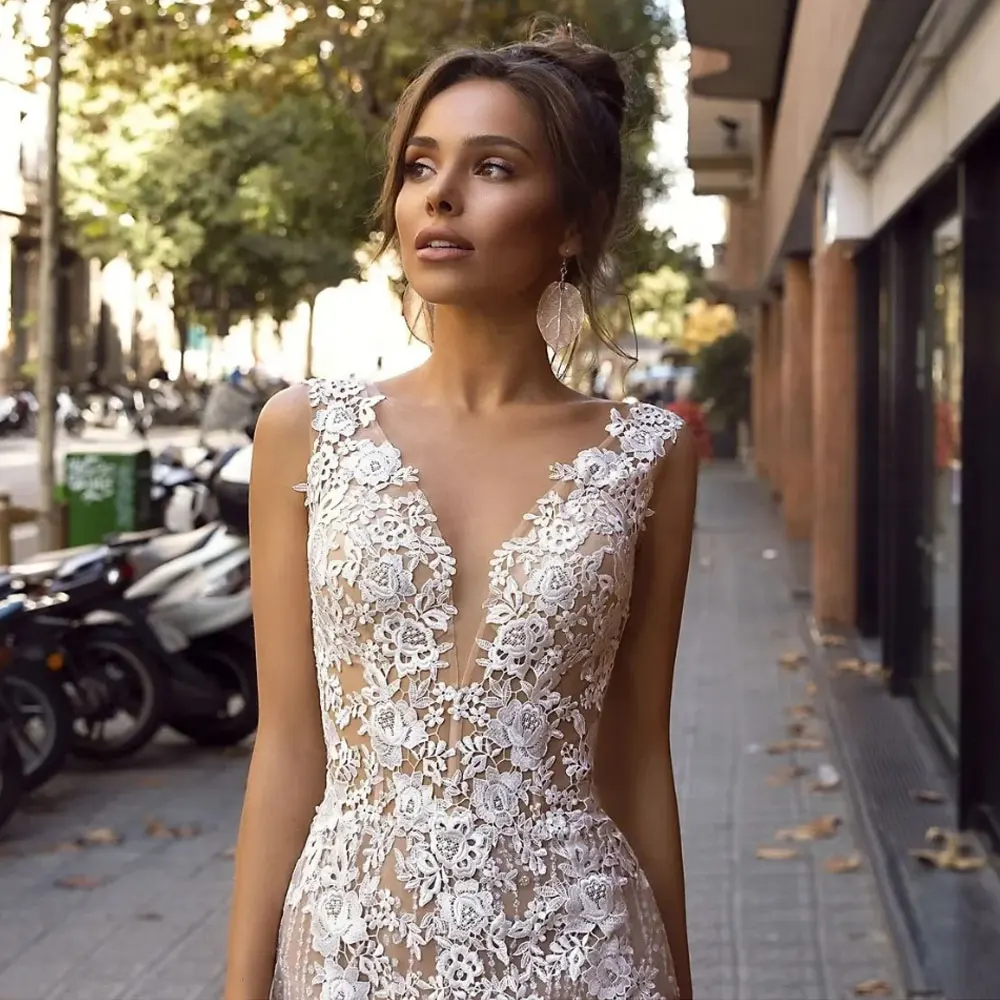 Pizzo senza schienale vedere attraverso abiti da sposa a sirena con treno 2024 Boho senza maniche da donna con scollo a v abito da sposa abito da spiaggia