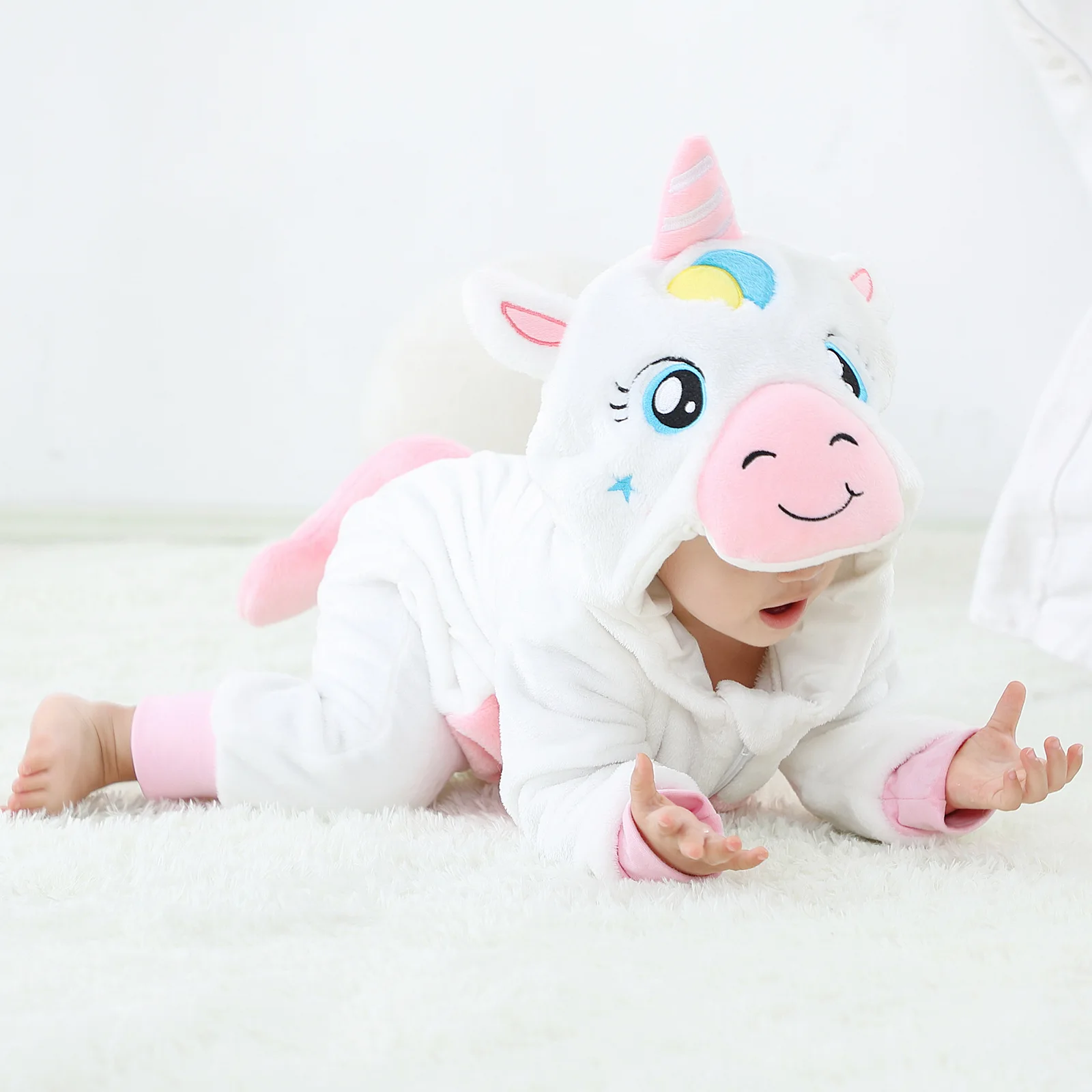Barboteuse licorne mignonne pour enfants, combinaison d'hiver en flanelle pour bébé, vêtements de maison de dessin animé, tenue confortable pour nourrissons et tout-petits, tailles 73 à 120